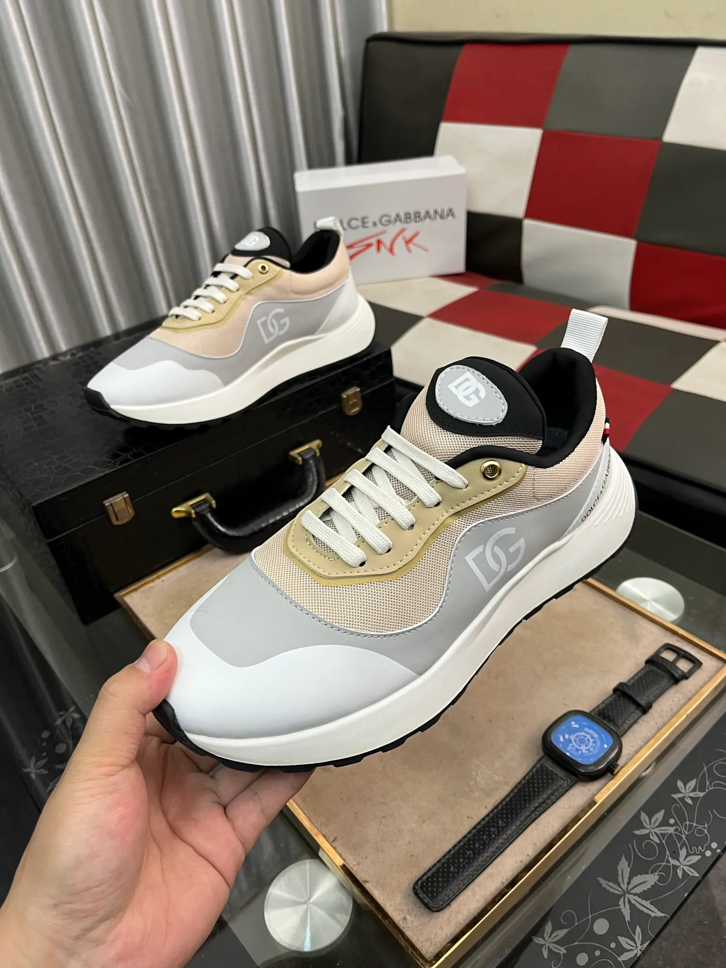 Men's shoes💰480⌚️⌚️New Dolce & Gabbana/top original DG heavy industry series, new casual fashion shoes👟The version is simple and elegant, fashionable and exclusive👑fashionable and generous. Upper: Original first-layer calfskin, comfortable sheepskin lining. Original special electroplated combination outsole, exquisite and luxurious, super A level! Compared with the genuine product at the counter, the version is no worse at all💕Size: 38-46